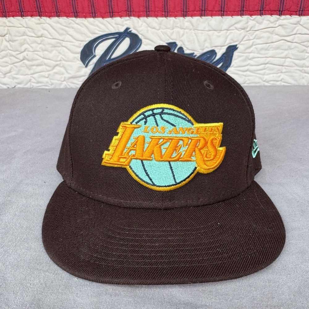 Size 7 1/4 - LOS ANGELES LAKERS Burnt‎ Wood Brown NEW ERA 59FIFTY Fitted Hat Cap
